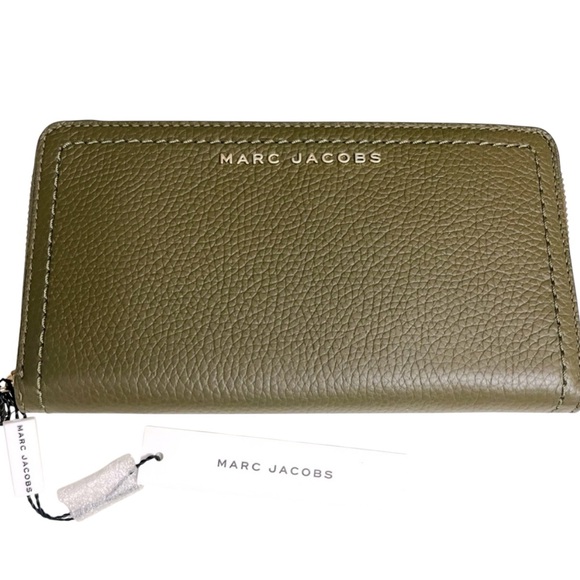 MARC JACOBS Khaki Green Leather Zip-Around Wristlet Wallet New With Tag - Picture 3 of 8
